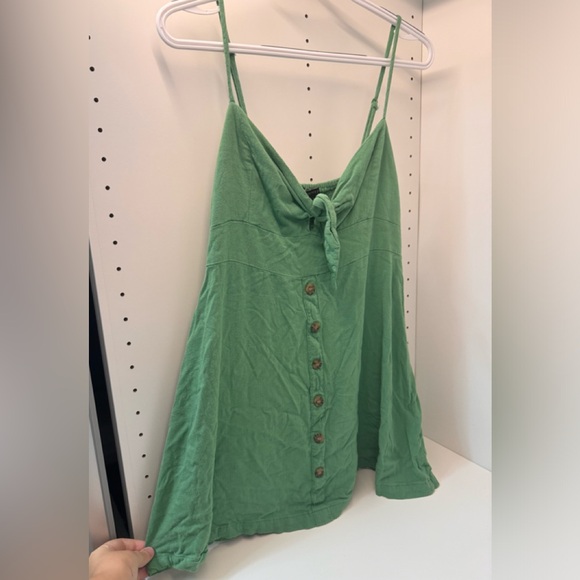 Green summer dress - Picture 1 of 3